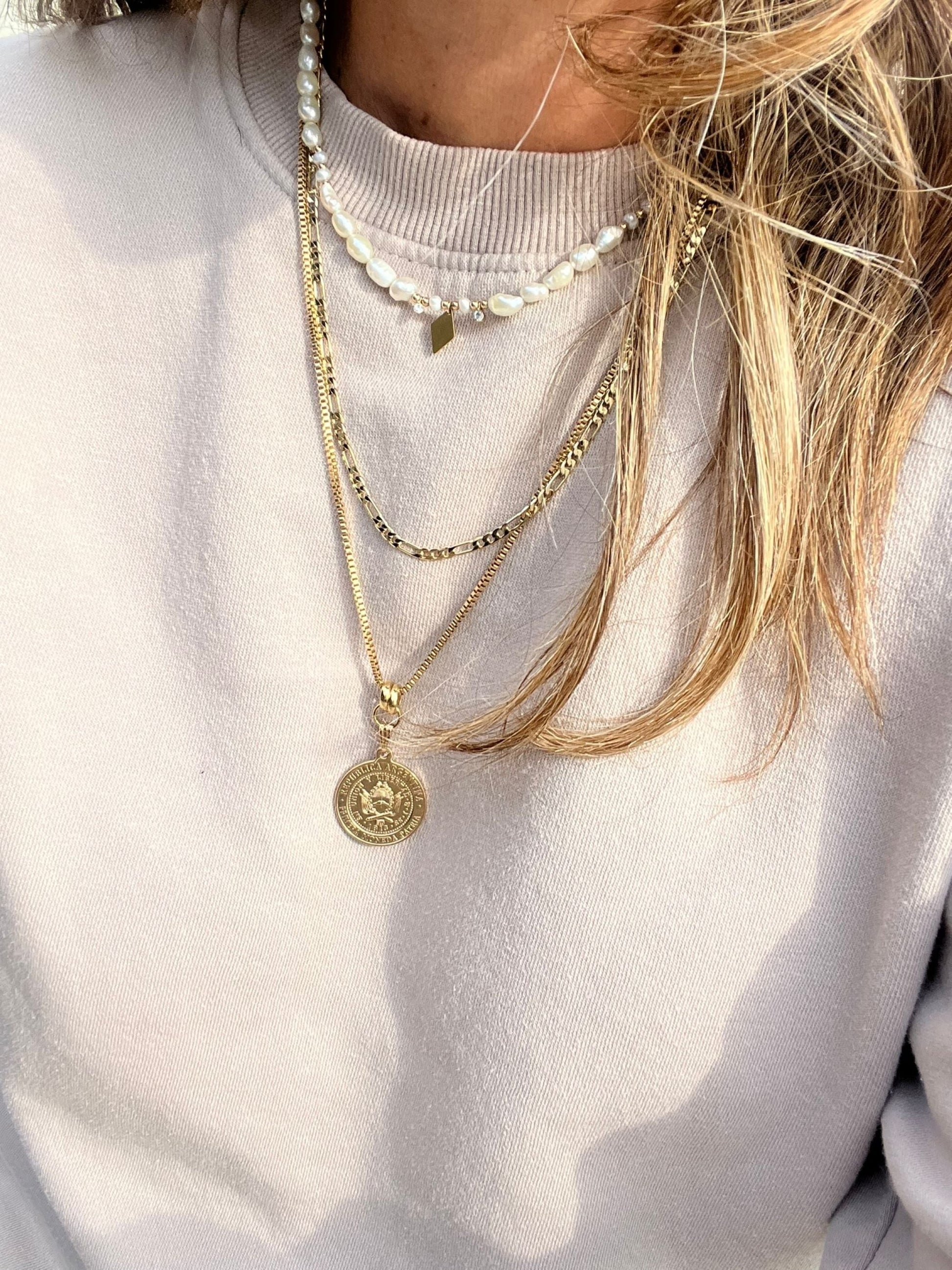 שרשרת פנינים קלודי תליון זהב