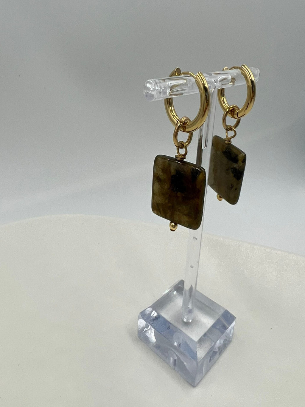 עגילי תליון אבן חן לברדורייט ליאם